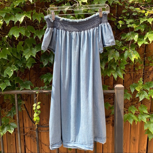Off-the-shoulder Denim Dress - Picture 2 of 6